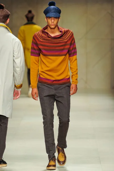 Look 32